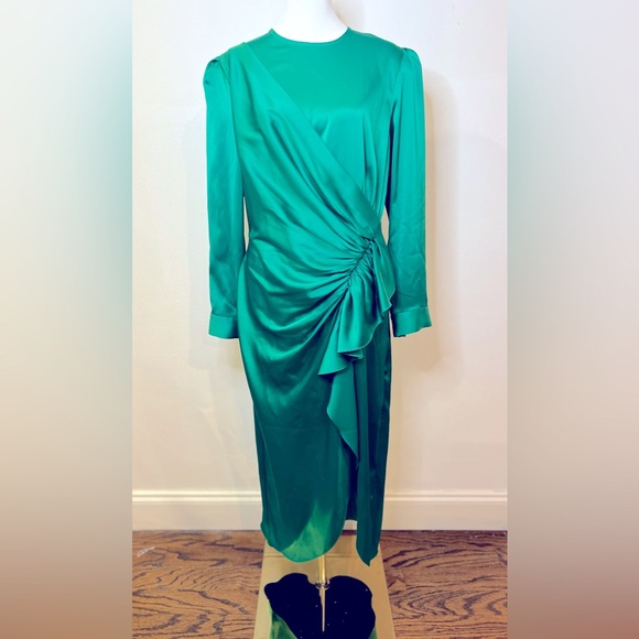 Memphis Ruffle Front Dress - Picture 5 of 12